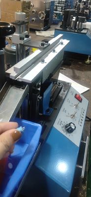 コンデンサ・フット・コンポーネント 部品のプラグを切る鉛切断機